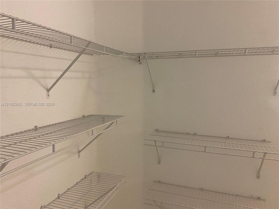 В аренду: $3,100 (3 спален, 2 ванн, 1670 Квадратных фут)