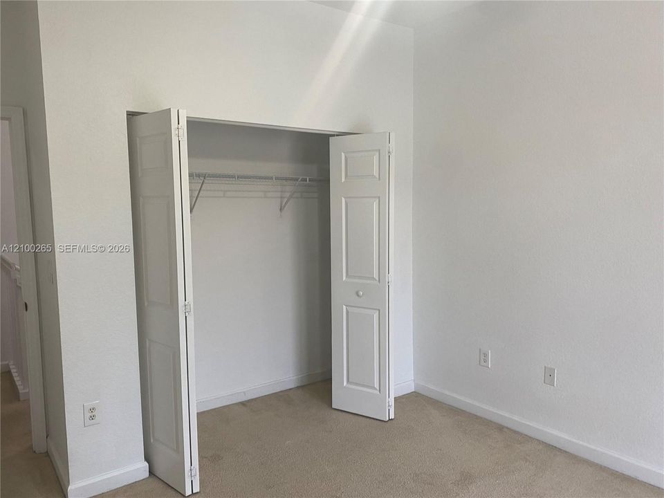 В аренду: $3,100 (3 спален, 2 ванн, 1670 Квадратных фут)