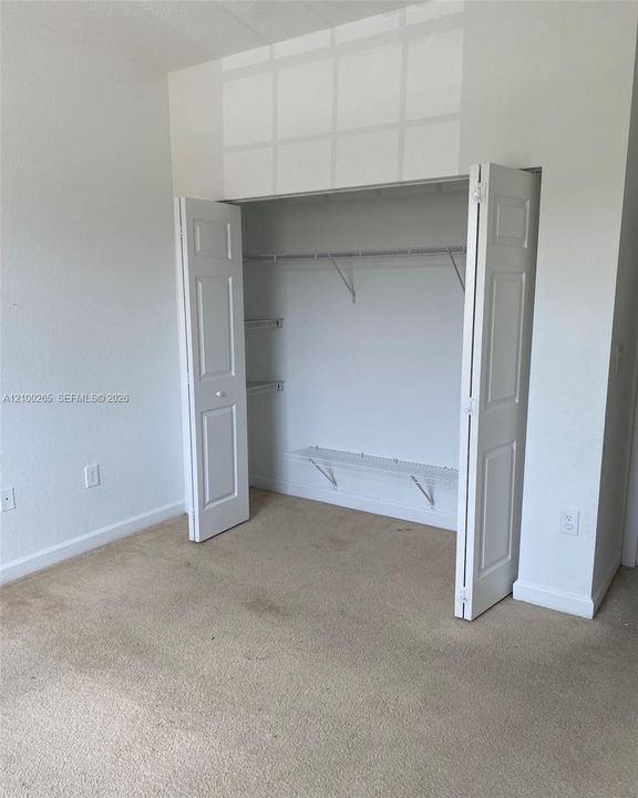 В аренду: $3,100 (3 спален, 2 ванн, 1670 Квадратных фут)
