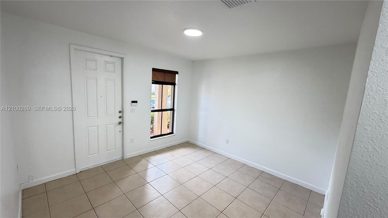 En Renta: $2,850 (3 camas, 2 baños, 1656 Pies cuadrados)