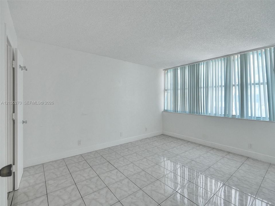 В аренду: $2,400 (2 спален, 2 ванн, 1132 Квадратных фут)