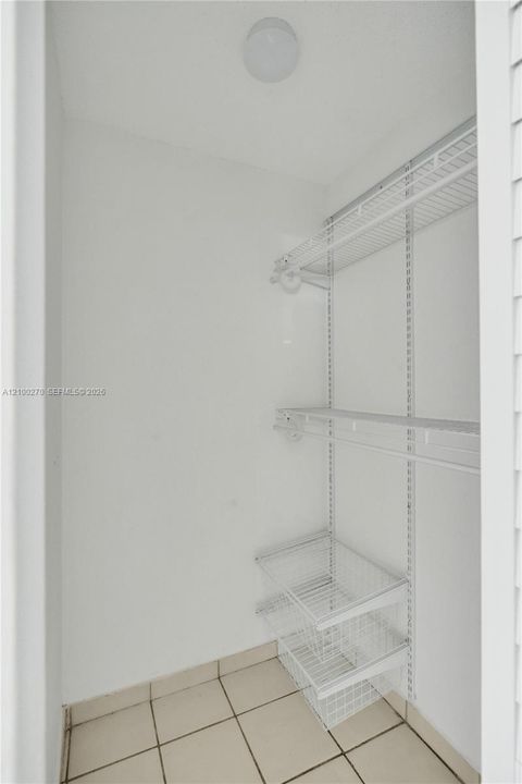 В аренду: $2,400 (2 спален, 2 ванн, 1132 Квадратных фут)