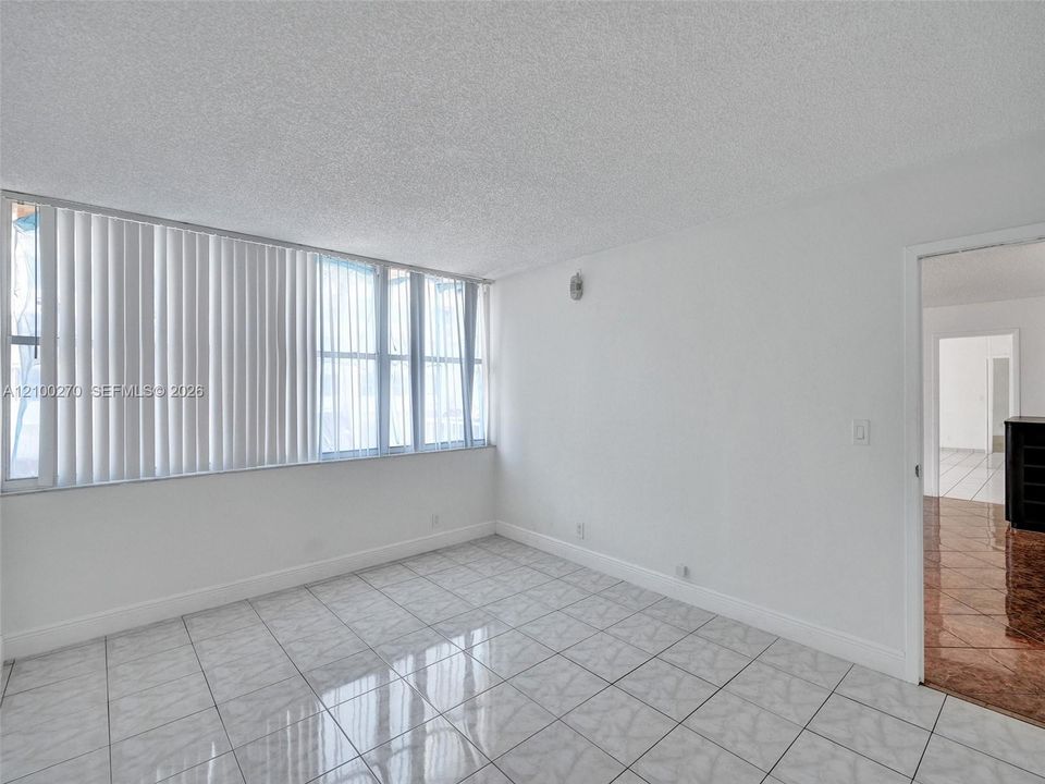 В аренду: $2,400 (2 спален, 2 ванн, 1132 Квадратных фут)
