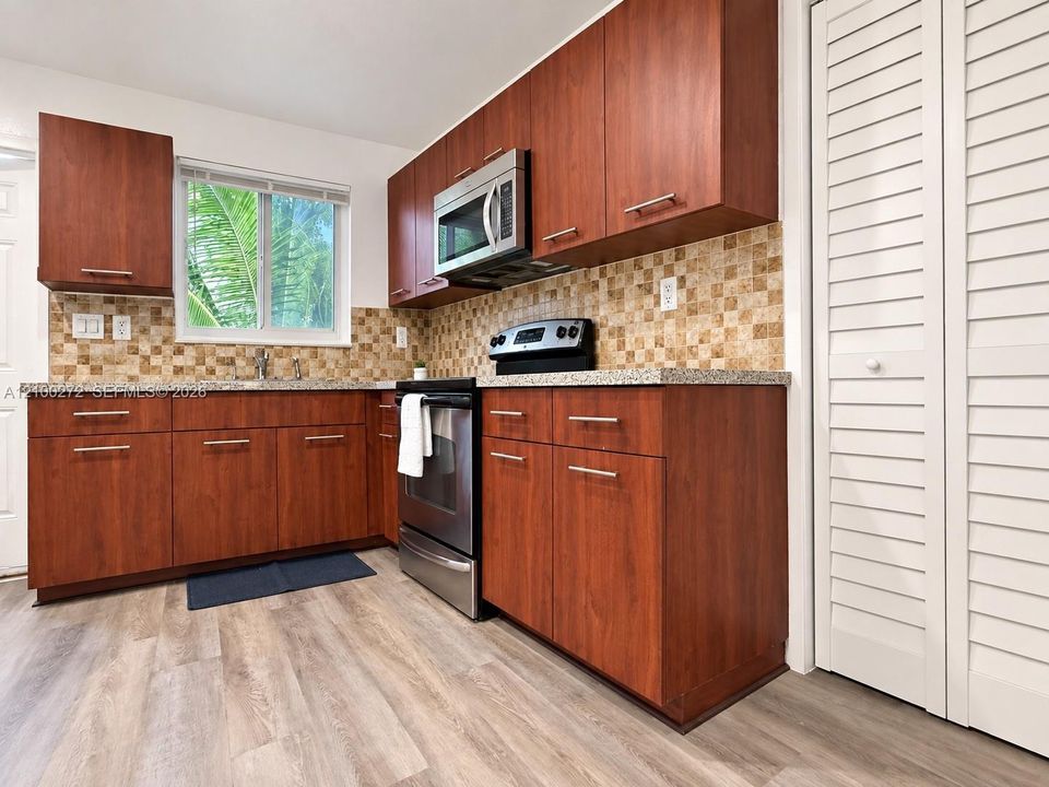 В аренду: $2,400 (2 спален, 1 ванн, 0 Квадратных фут)