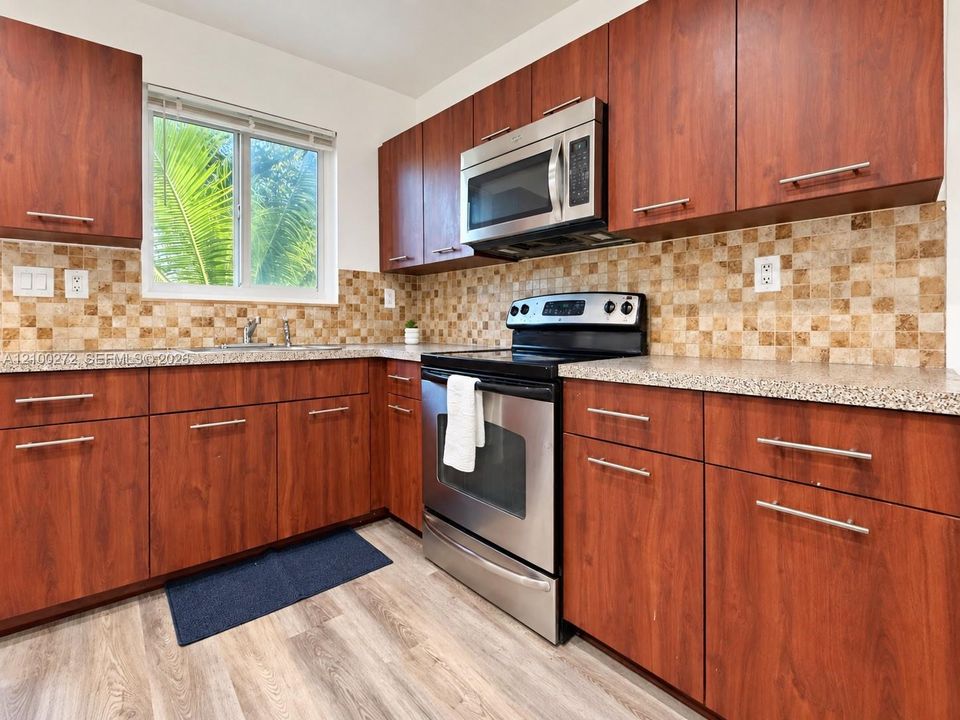 В аренду: $2,400 (2 спален, 1 ванн, 0 Квадратных фут)