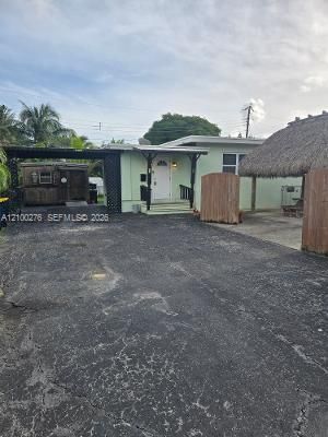 For Rent: $2,500 (2 beds, 1 baths, 1341 Square Feet)