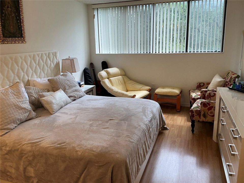 For Sale: $370,000 (2 beds, 2 baths, 1475 Square Feet)