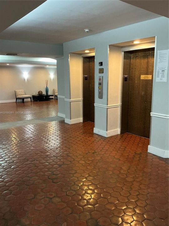 For Sale: $370,000 (2 beds, 2 baths, 1475 Square Feet)