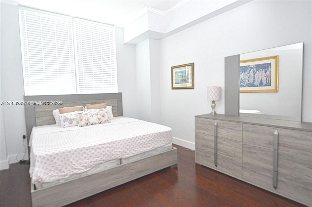 В аренду: $3,500 (2 спален, 2 ванн, 1036 Квадратных фут)