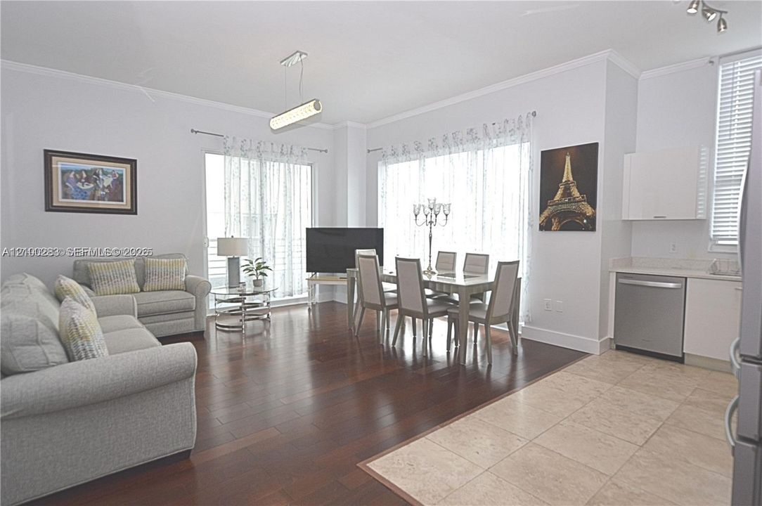 В аренду: $3,500 (2 спален, 2 ванн, 1036 Квадратных фут)