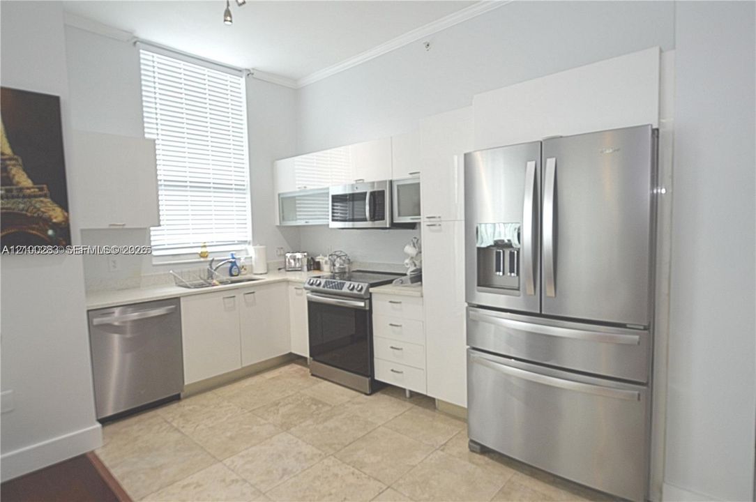 В аренду: $3,500 (2 спален, 2 ванн, 1036 Квадратных фут)