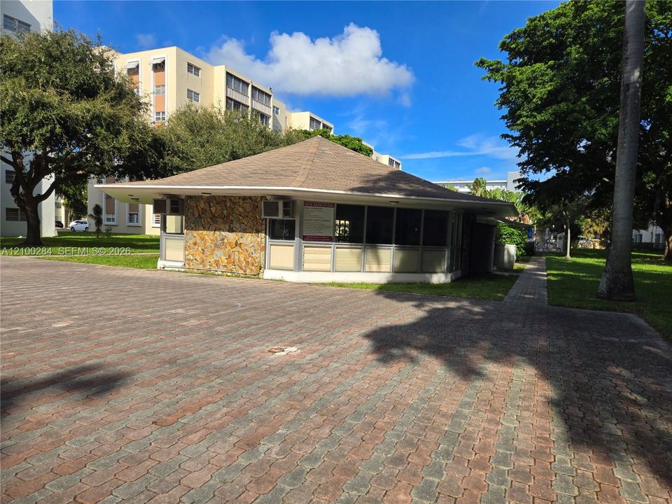 For Rent: $2,150 (2 beds, 2 baths, 1092 Square Feet)