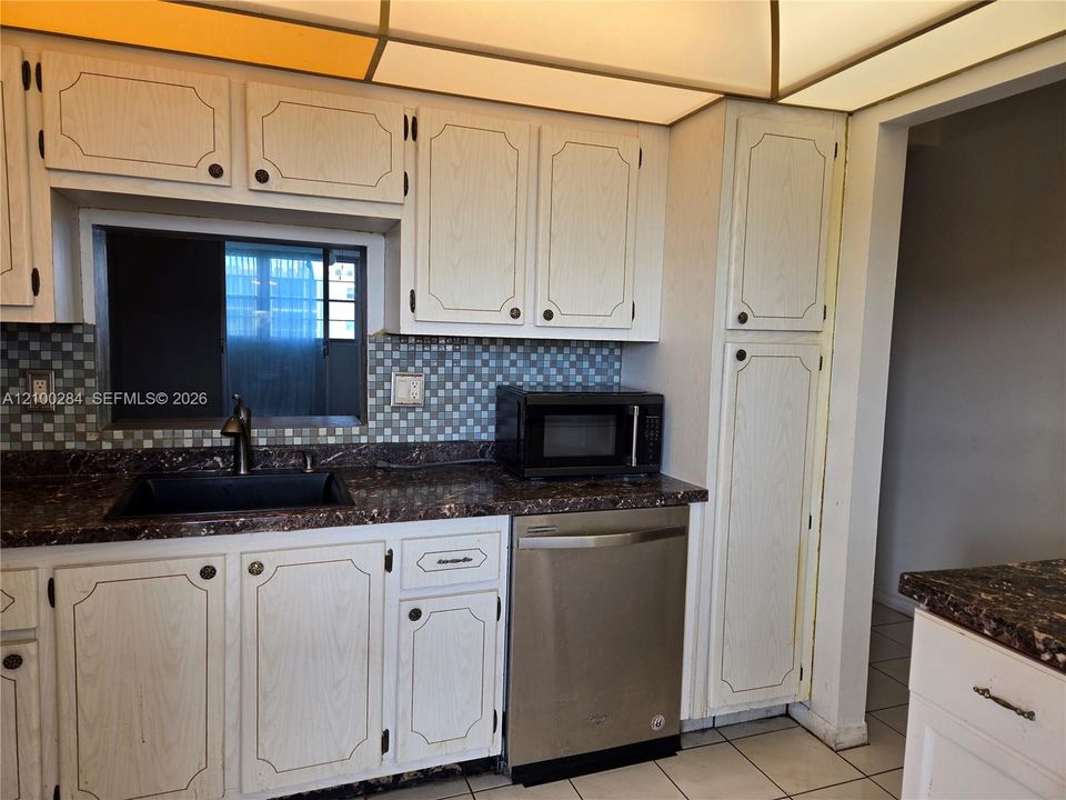 For Rent: $2,150 (2 beds, 2 baths, 1092 Square Feet)