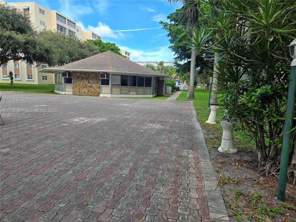 For Rent: $2,150 (2 beds, 2 baths, 1092 Square Feet)