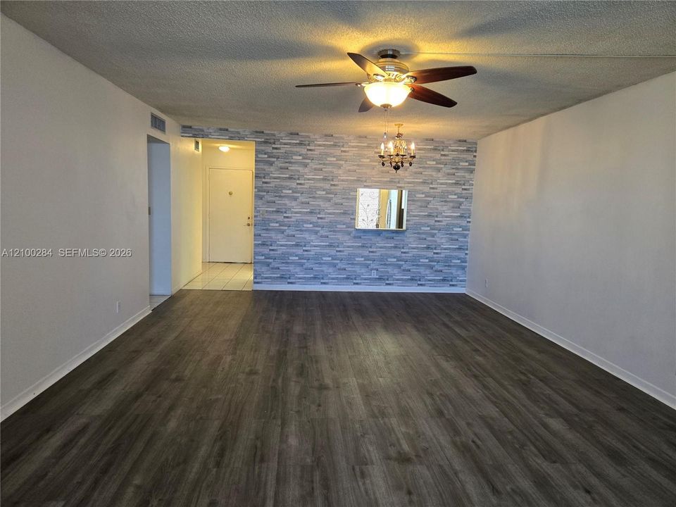 For Rent: $2,150 (2 beds, 2 baths, 1092 Square Feet)