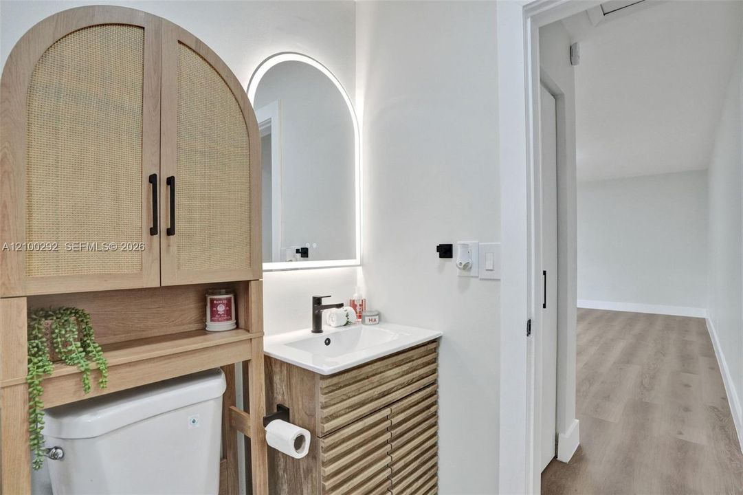 For Rent: $2,300 (1 beds, 1 baths, 675 Square Feet)