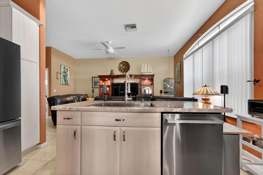 Beautifully updated Kitchen