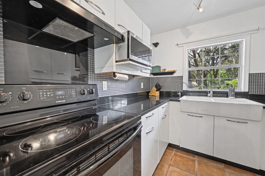 43-web-or-mls-Kitchen_2