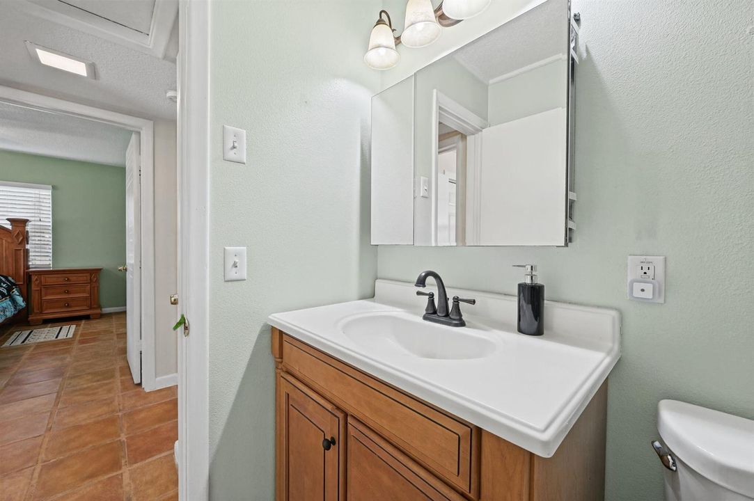 3-web-or-mls-Bathroom_2