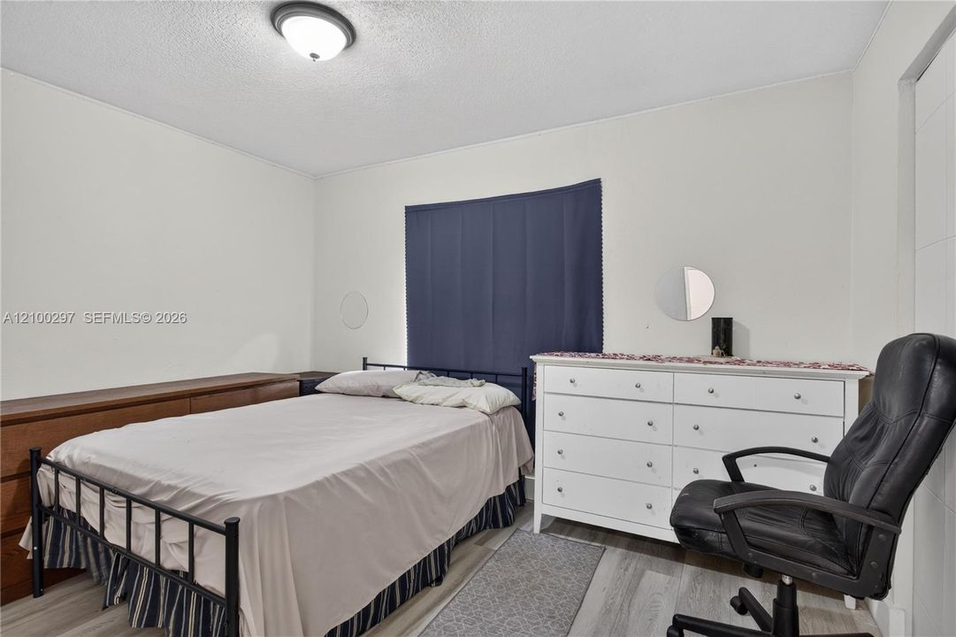 For Sale: $479,000 (3 beds, 2 baths, 1383 Square Feet)