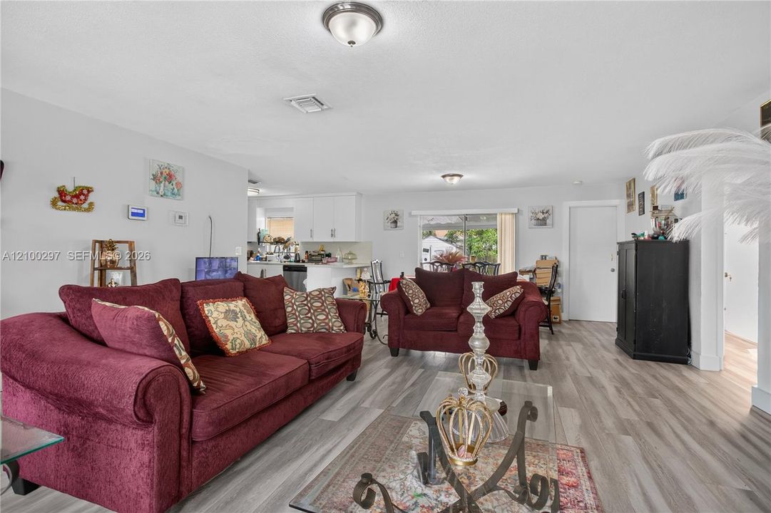 For Sale: $479,000 (3 beds, 2 baths, 1383 Square Feet)
