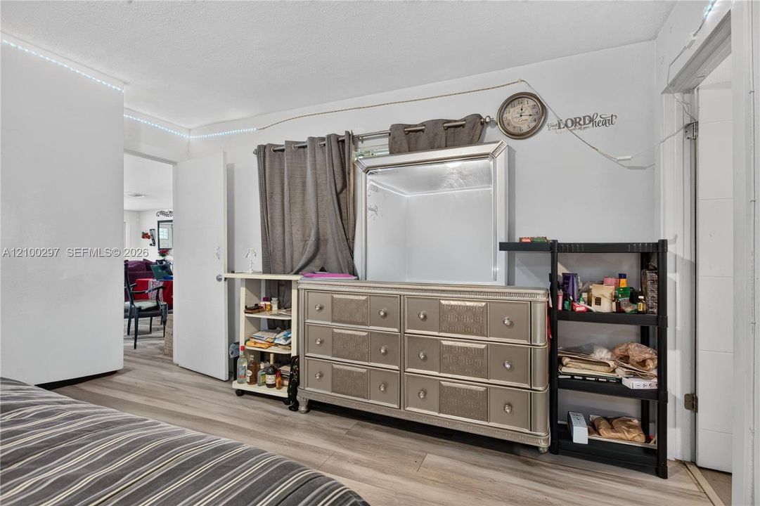 For Sale: $479,000 (3 beds, 2 baths, 1383 Square Feet)