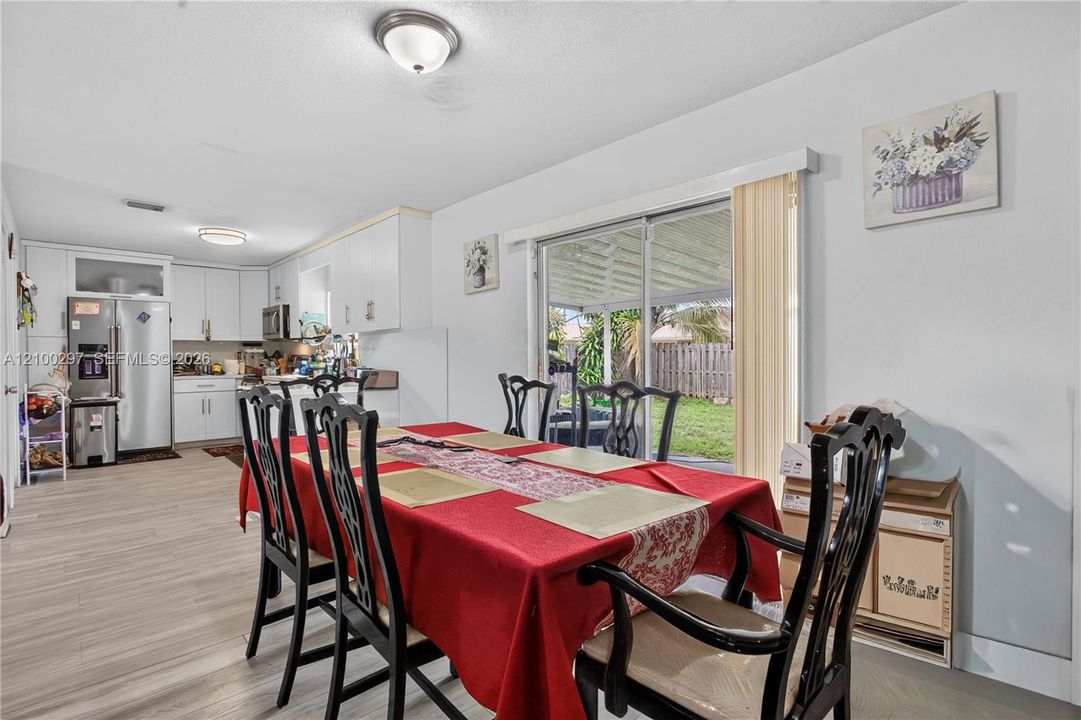 For Sale: $479,000 (3 beds, 2 baths, 1383 Square Feet)