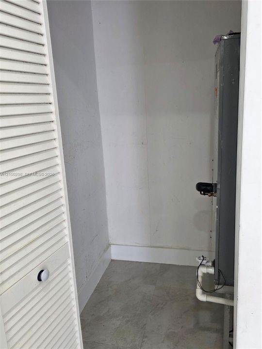 2/1 AC Closet