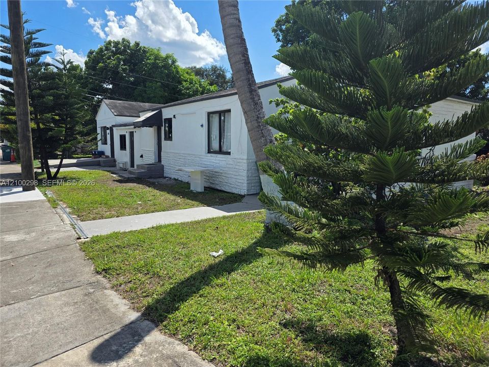 For Sale: $699,999 (0 beds, 0 baths, 2195 Square Feet)