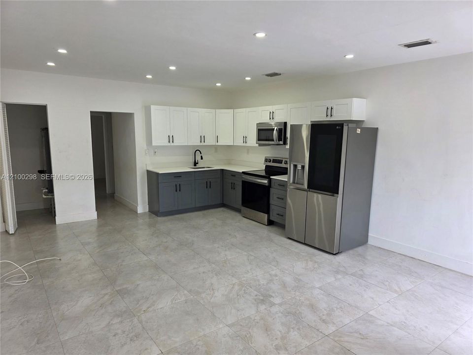 2/1 Living/Kitchen