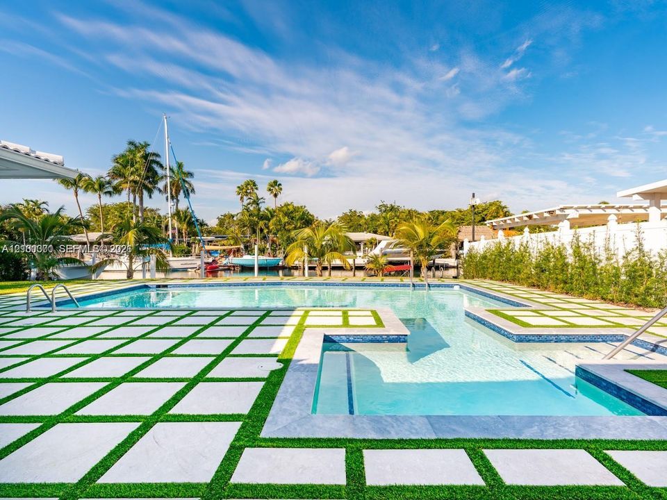 En Renta: $13,800 (4 camas, 3 baños, 2528 Pies cuadrados)