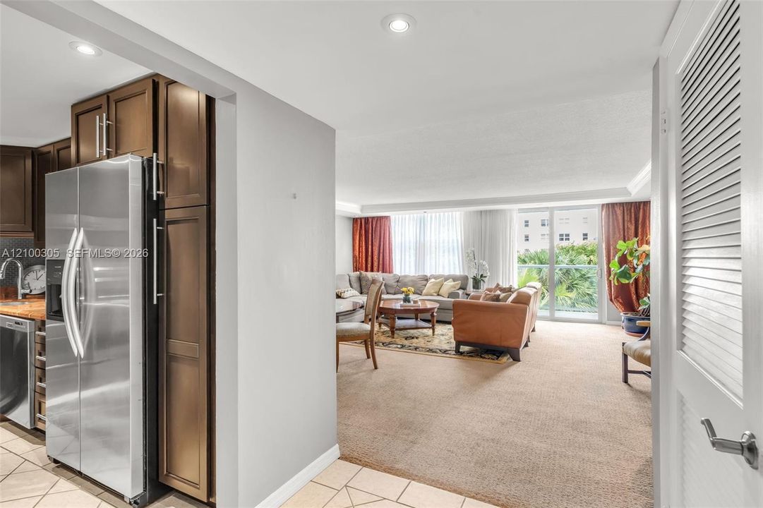 En Venta: $588,000 (2 camas, 2 baños, 1441 Pies cuadrados)