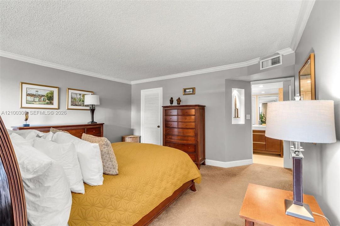 En Venta: $588,000 (2 camas, 2 baños, 1441 Pies cuadrados)