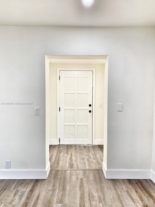 For Sale: $675,000 (5 beds, 3 baths, 1050 Square Feet)