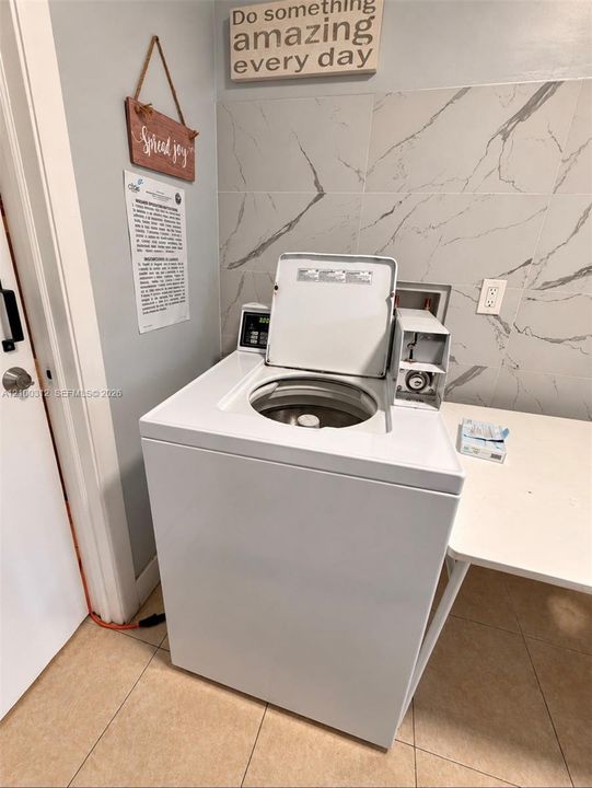 В аренду: $1,500 (1 спален, 1 ванн, 4683 Квадратных фут)