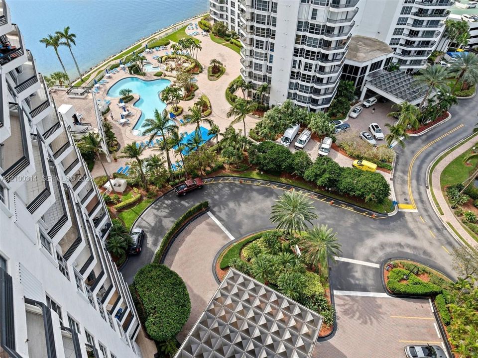 For Rent: $2,800 (1 beds, 1 baths, 857 Square Feet)