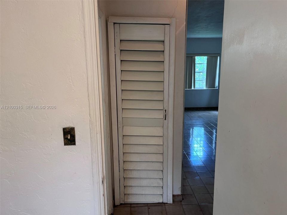For Sale: $499,000 (3 beds, 1 baths, 1518 Square Feet)