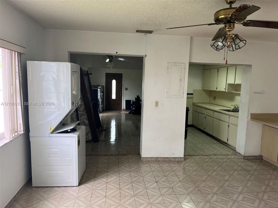 For Sale: $499,000 (3 beds, 1 baths, 1518 Square Feet)