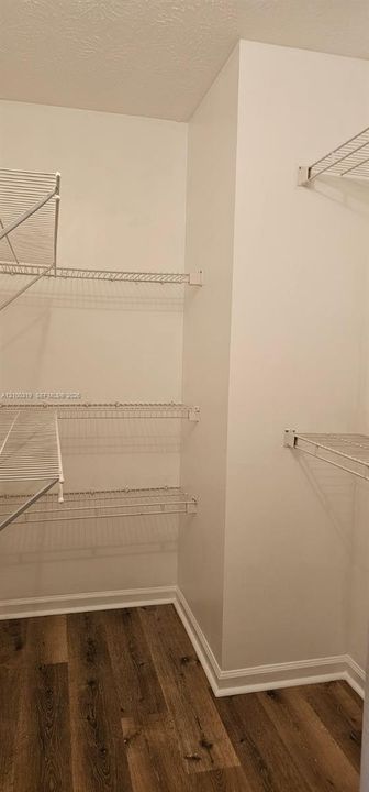 На продажу: $229,900 (2 спален, 2 ванн, 1425 Квадратных фут)