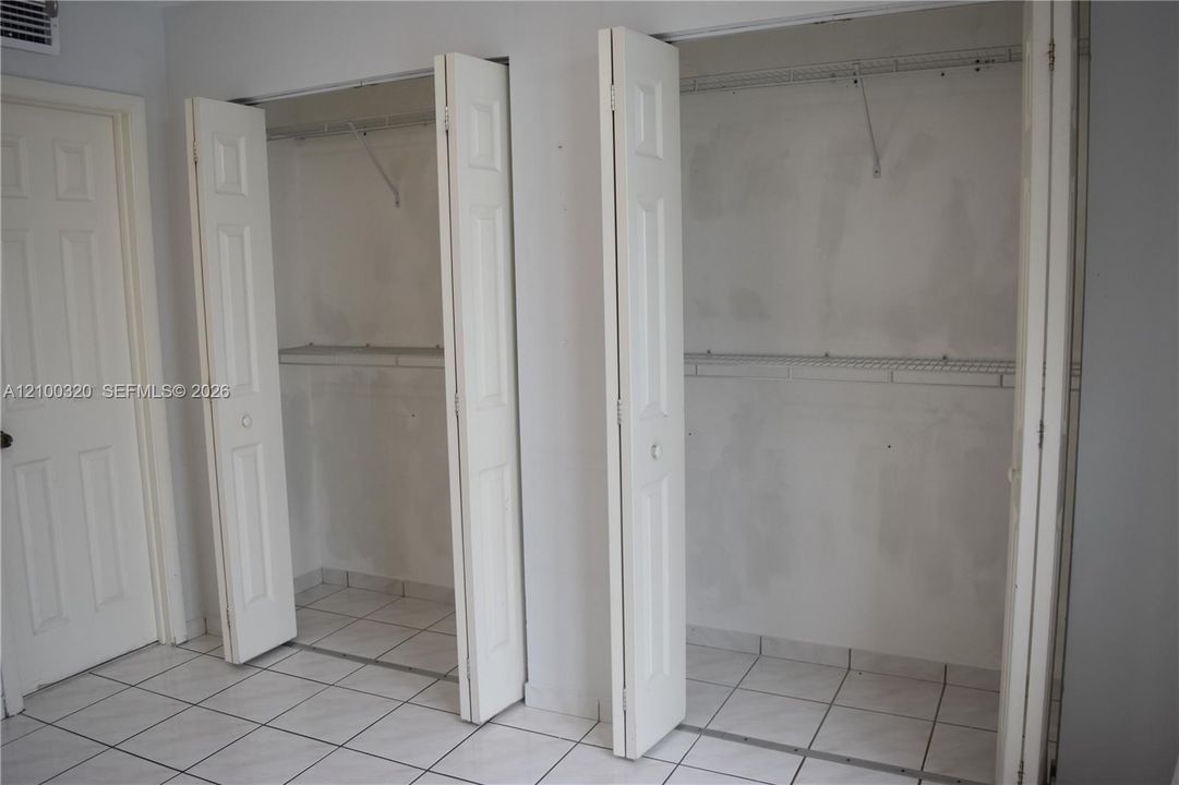 For Rent: $2,200 (2 beds, 2 baths, 898 Square Feet)