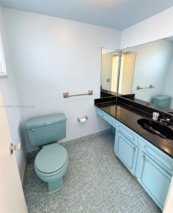 For Sale: $74,900 (1 beds, 1 baths, 783 Square Feet)