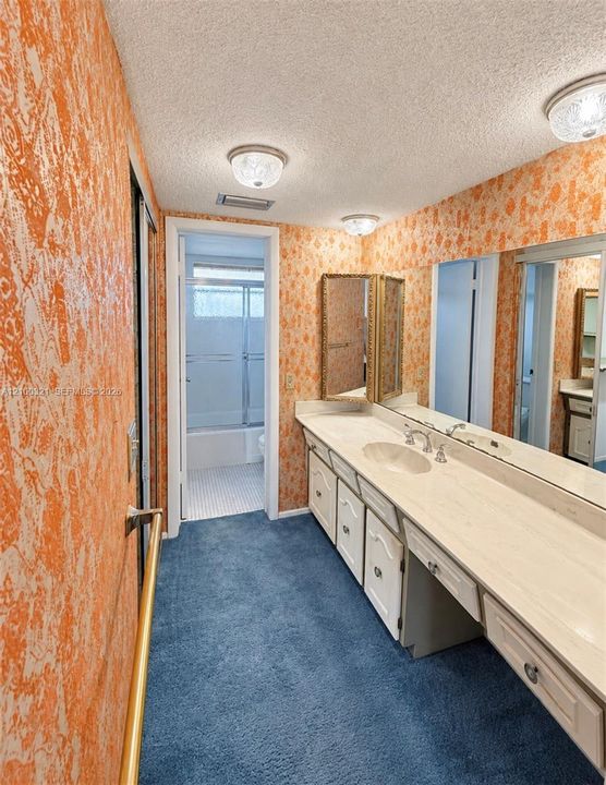 For Sale: $74,900 (1 beds, 1 baths, 783 Square Feet)