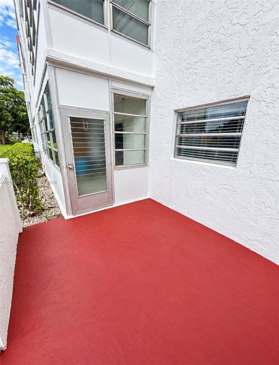 For Sale: $74,900 (1 beds, 1 baths, 783 Square Feet)