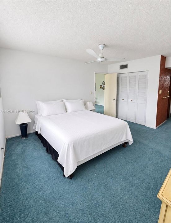 For Sale: $74,900 (1 beds, 1 baths, 783 Square Feet)