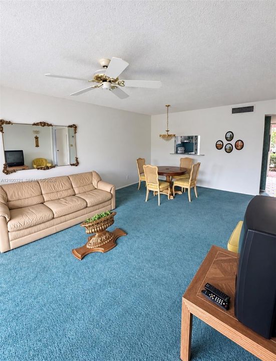 For Sale: $74,900 (1 beds, 1 baths, 783 Square Feet)