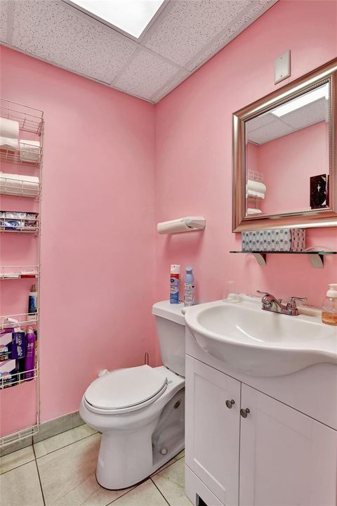 2nd floor bathroom
