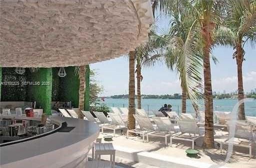 На продажу: $550,000 (1 спален, 1 ванн, 694 Квадратных фут)