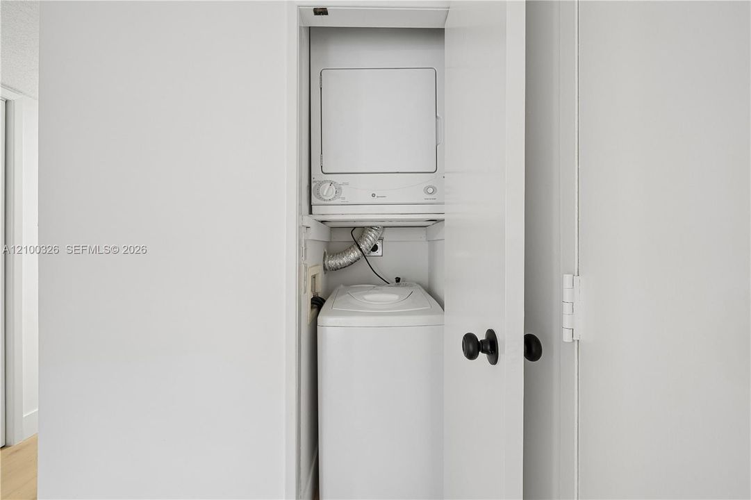 В аренду: $3,950 (2 спален, 2 ванн, 1000 Квадратных фут)