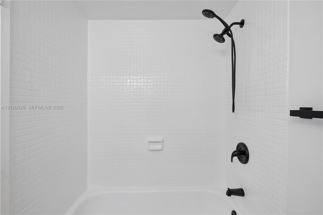В аренду: $3,950 (2 спален, 2 ванн, 1000 Квадратных фут)