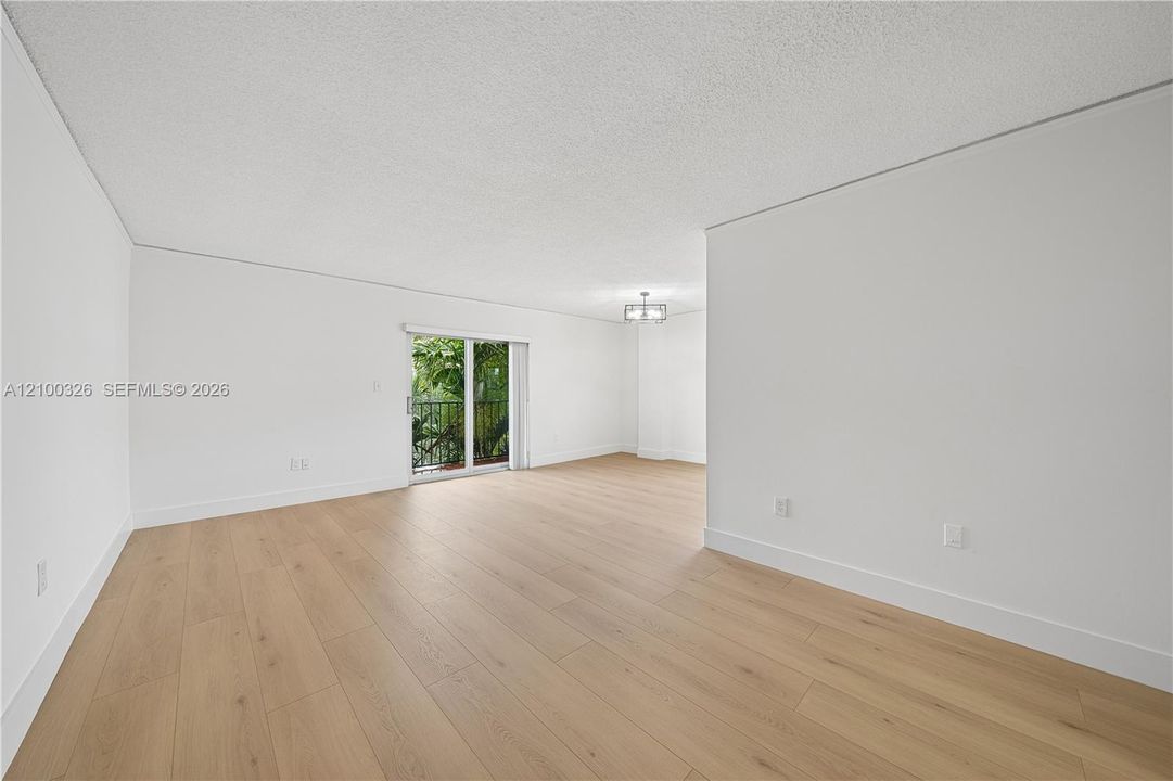 В аренду: $3,950 (2 спален, 2 ванн, 1000 Квадратных фут)